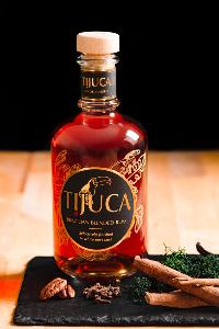 Rhum Tijuca 40% sans étui BRESILIAN BLENDED RHUM Lot de 6 bouteilles de 70cl