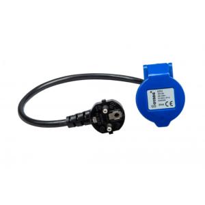 Adaptateur femelle pour brancher une rallonge P17 sur une prise 230 V standard.